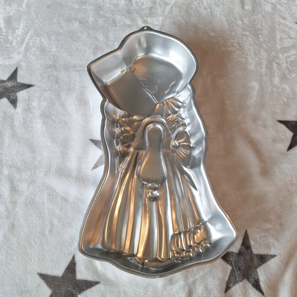 1975 Wilton Aluminum Cake‎ Pan Mold Holly Hobbie American Greetings Corp 502-194